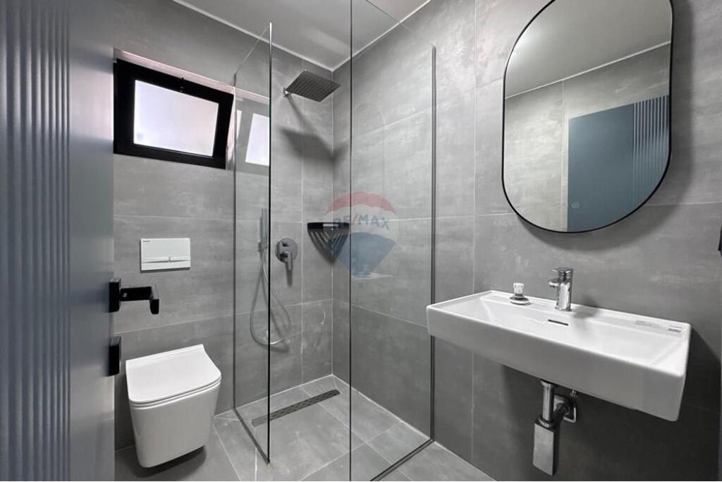 Shiten 2 Apartamente 1+1 dhe Garsoniere, Mine Peza