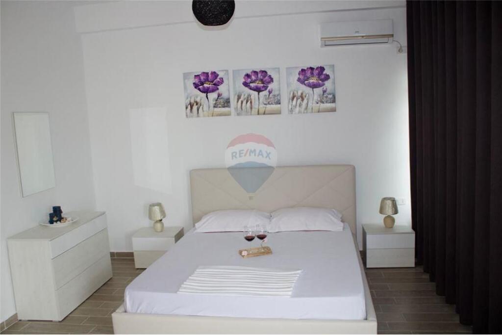 Hotel 3-Katësh per Qera