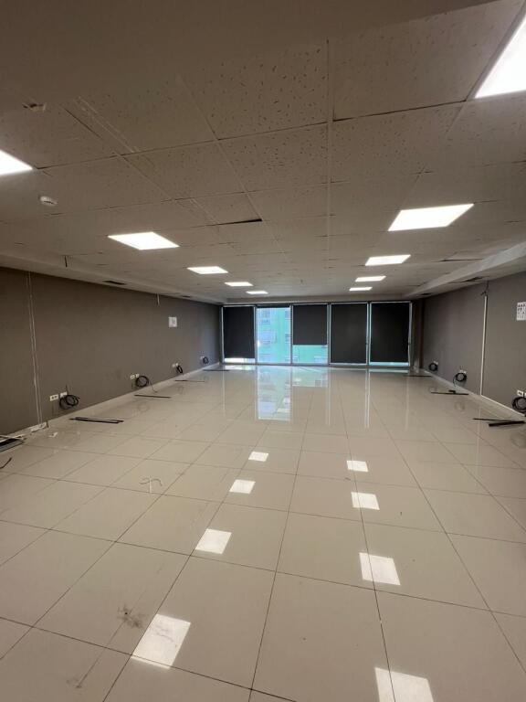 Zyre 170/210m2 me qera, Libri Universitar.