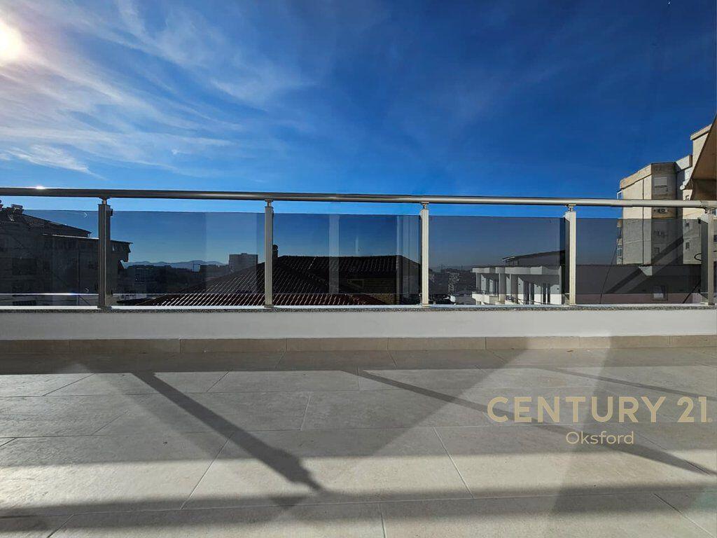 FRESKU – VENDESI APPARTAMENTO 2+1+2 AMPIO, COMPLETAMENTE RINNOVATO CON MATERIALI DI QUALITÀ