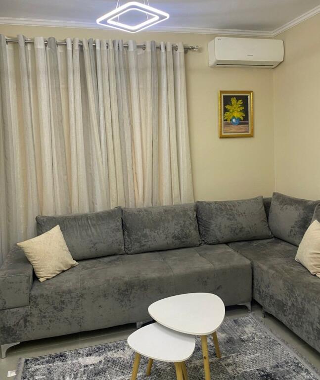 Affittasi 1° piano di una villa      ID   13938        