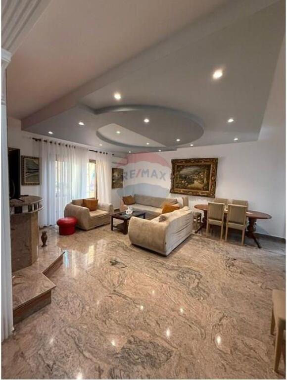 Apartment - For Rent - Zogu I Boulevard, Tirana