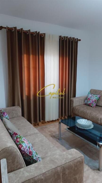 VILLA PRIVATA IN VENDITA 670 M2 BERAT 450.000 EURO