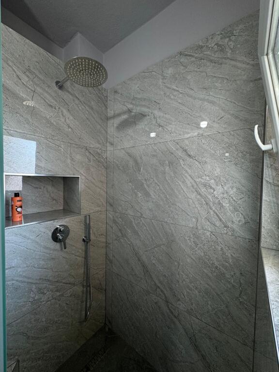 Appartamento 2+1, Don Bosko!