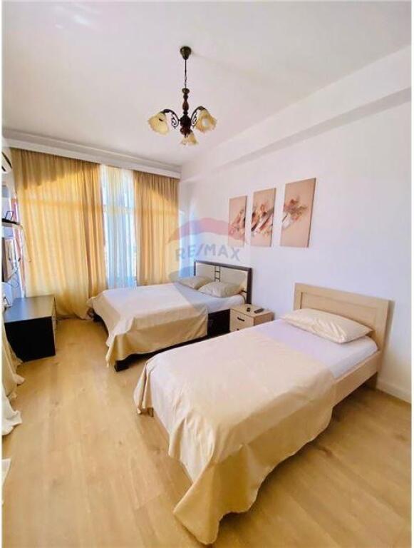 Hotel 3-Katësh per Qera