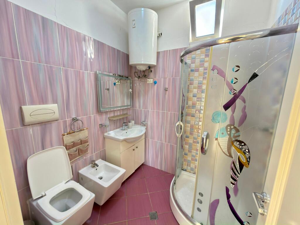 📣 Shitet papafingo 📍 Liqeni i Thatë (jo zonë malore) – super pamje e lirë 🌅