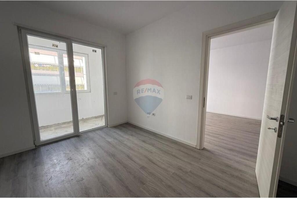 Apartament - Për Shitje - Rruga Dritan Hoxha, Tiranë