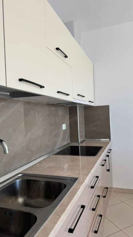 JEPET ME QERA SUPER APARTAMENT NE PLAZH