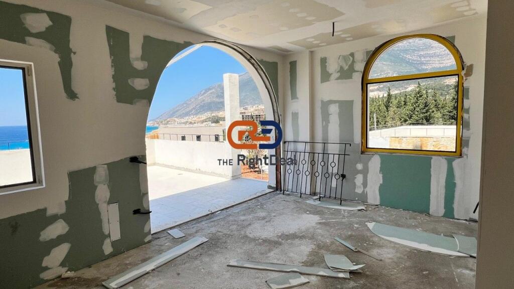 Tek Kompleksi Santorini, Shitet Super Apartament me Super Pamje !