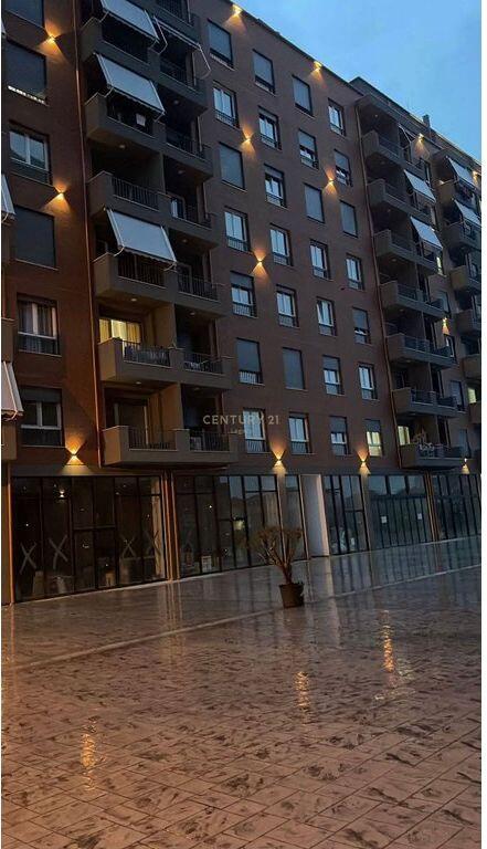 Shesim apartament 2+1 tek Rruga 5 Maji