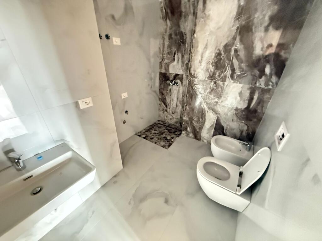 Office For Rent 2+1+2 At Garden Building 21 December (ID BZ2766) Tirana