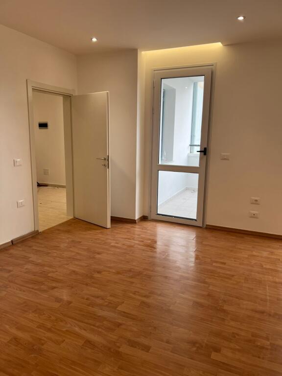 2+1 Apartment on Elbasan Street 190 m2!