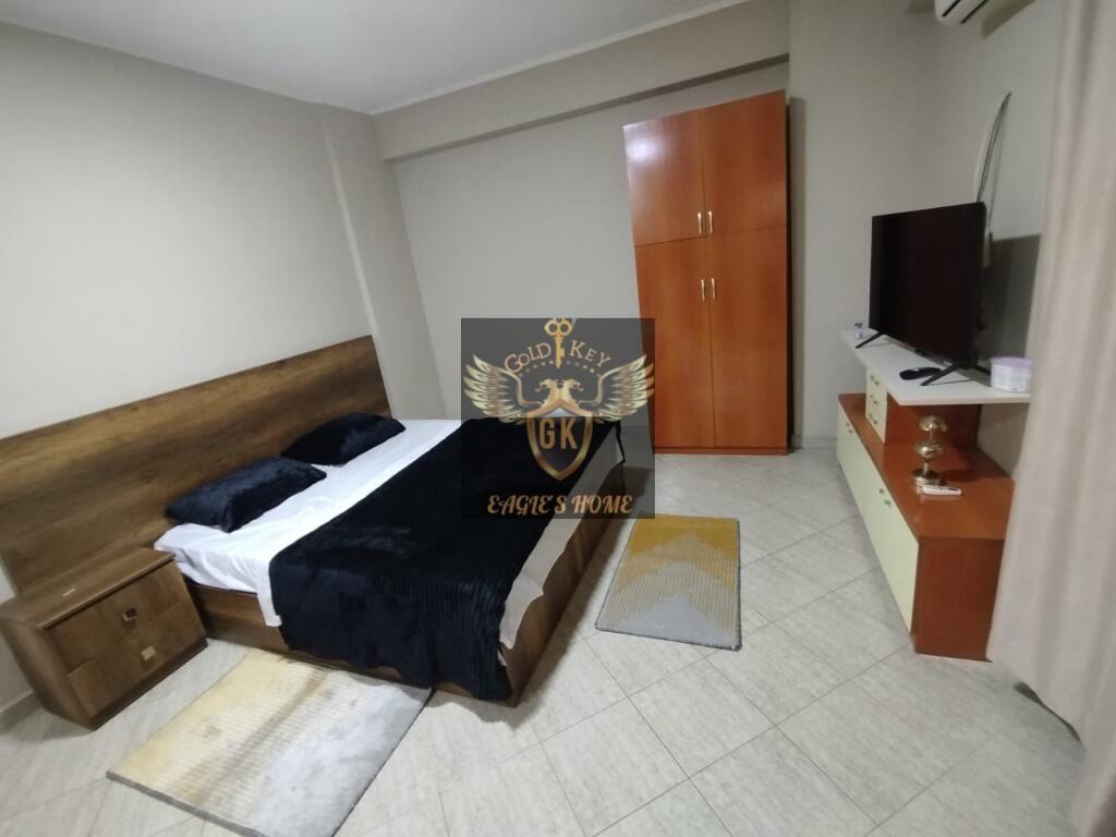 GARZONIERE ME QERA ILIRIA PLAZH DURRES