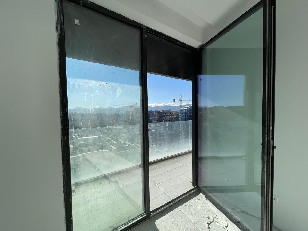 Jepet me QIRA ambiente Zyrash në zonën më ELITARE në TIRANË pranë Stadiumit "Air Albania"