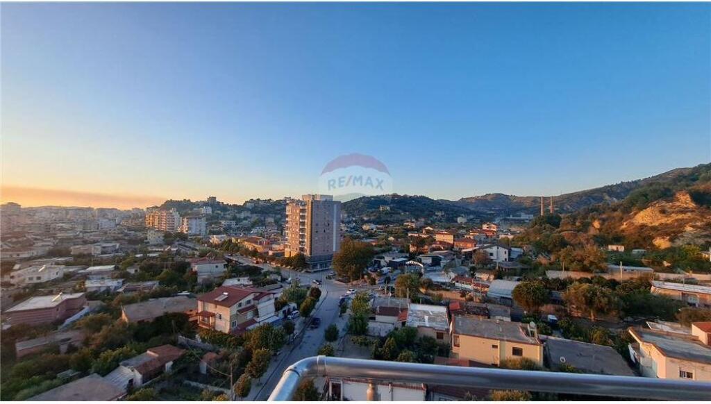 Apartament 2+1+2 për Shitje