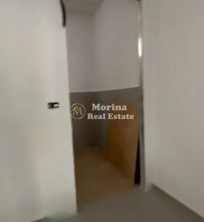 Affitto | Ambiente Commerciale | Brryli | 4500 €/mese