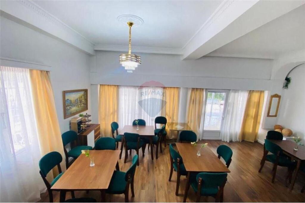 Hotel 3-Katësh per Qera