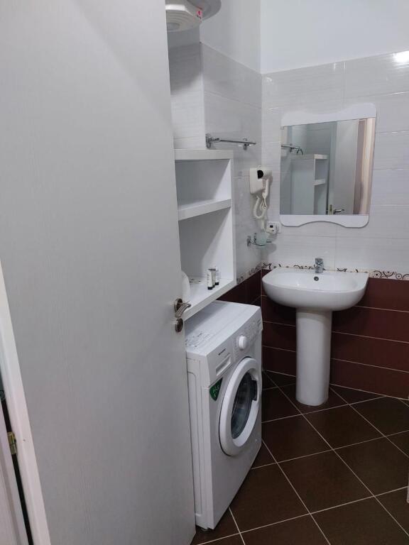 Appartamento 2+1 in Affitto a Lungo Termine - Lungomare, Vlore