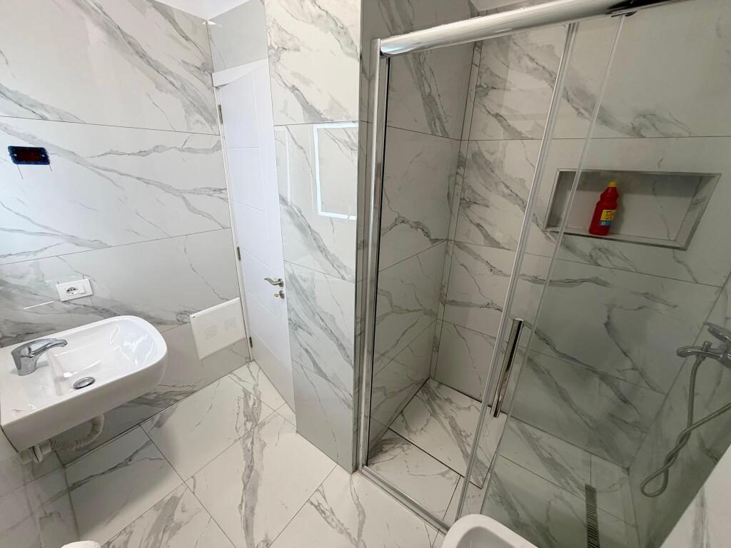 📣 AFFITTO SUPER Appartamento 2+1 Con 2 Bagni E Parcheggio 📍 Via "5-Maji", Tirana ✨