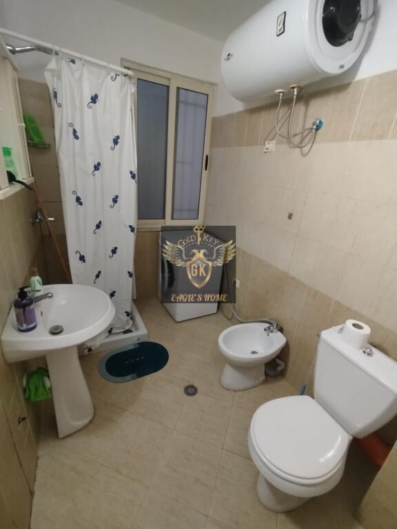 GARZONIERE ME QERA ILIRIA PLAZH DURRES