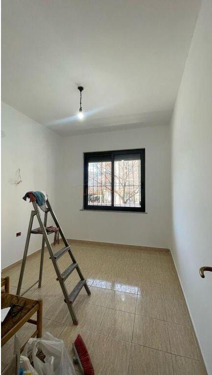 Affitto, Appartamento 2+1, Via Architetto Kasemi, Tirana.