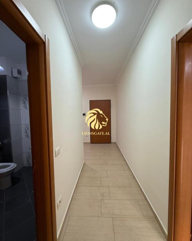 🏢 AMBIENT BIZNESI ME QERA – QENDËR TIRANËS