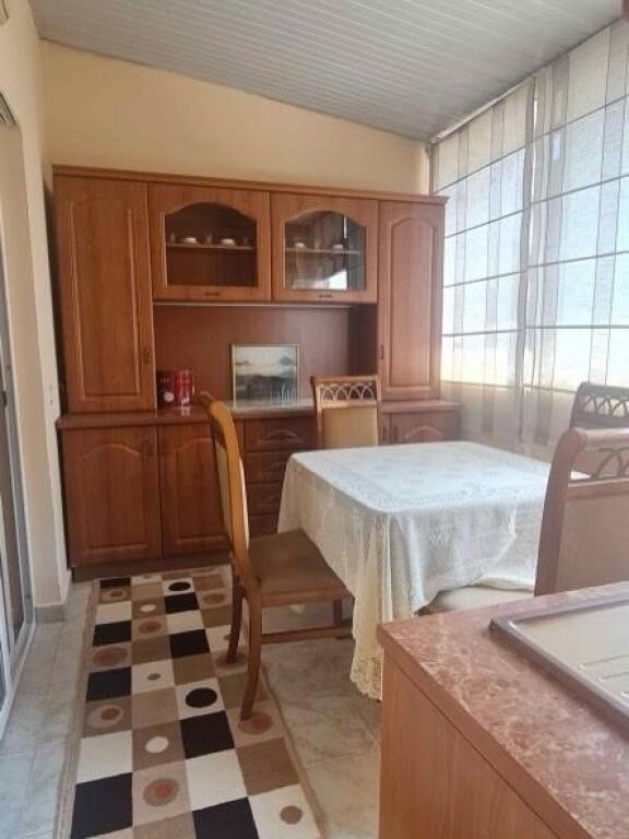 Jepet me qera 3+1 ne Laprake prane ZKM.