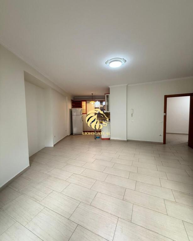 🏢 AMBIENT BIZNESI ME QERA – QENDËR TIRANËS