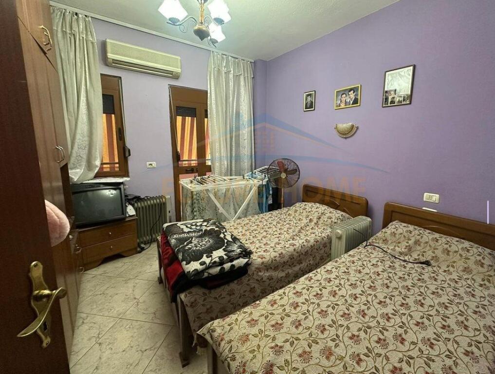 VENDESI APPARTAMENTO 2+1 VIA CONGRESSO DI MANASTIR