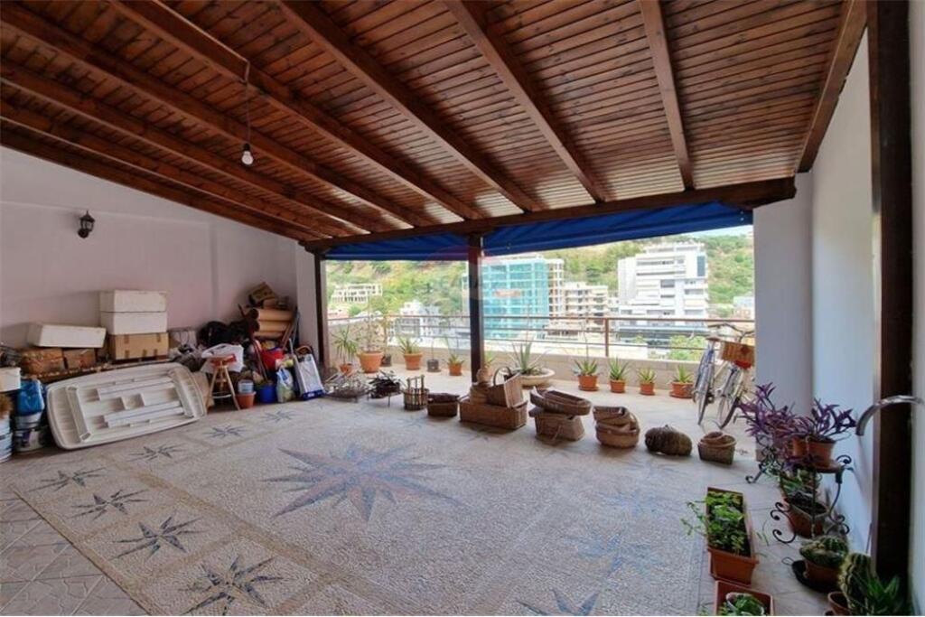 PENTHOUSE LUKSOZ, NE QENDER TE VLORES!