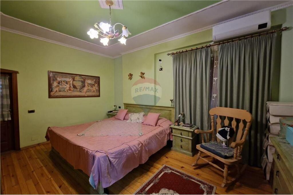 PENTHOUSE LUKSOZ, NE QENDER TE VLORES!