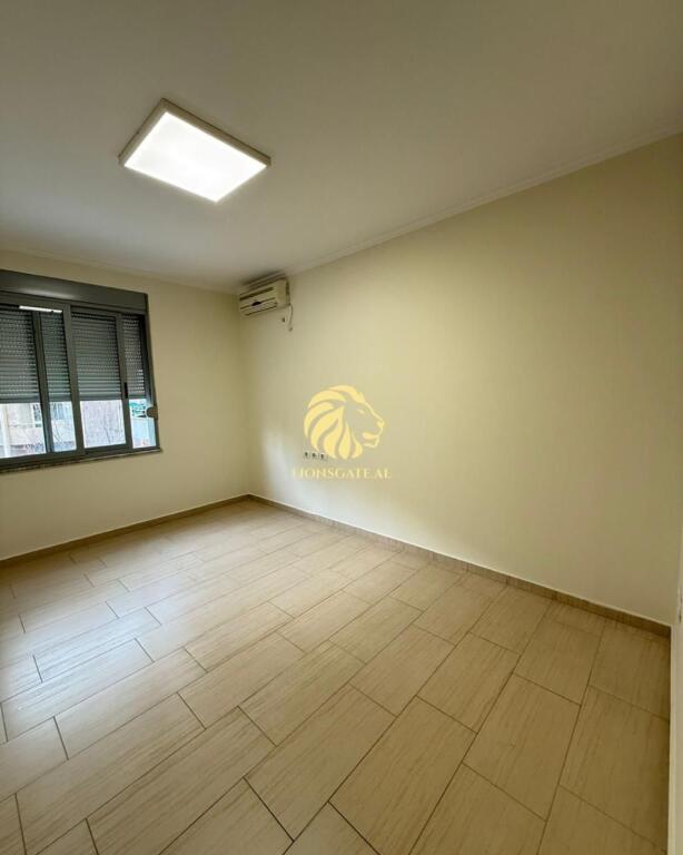 🏢 AMBIENT BIZNESI ME QERA – QENDËR TIRANËS