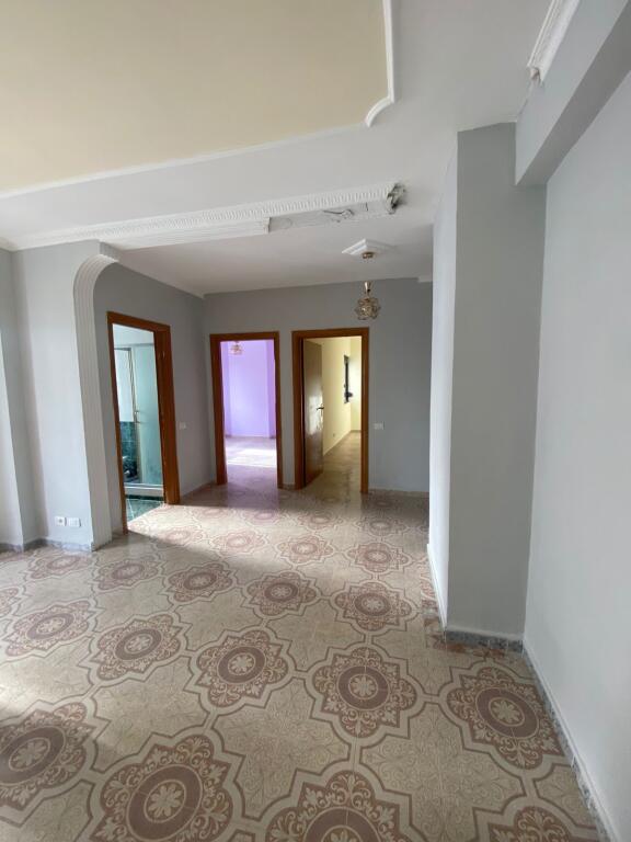 JEPET ME QERA APARTAMENT 2+1 QENDER DURRES