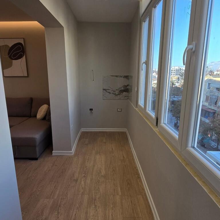 Shiten 2 apartamente 1+1+Garsoniere..!! 📍 Rruga e Barrikadave