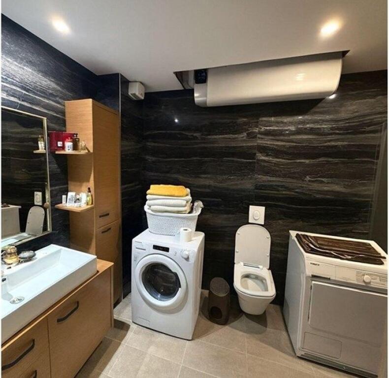 Apartament 2+1 komuna parisit