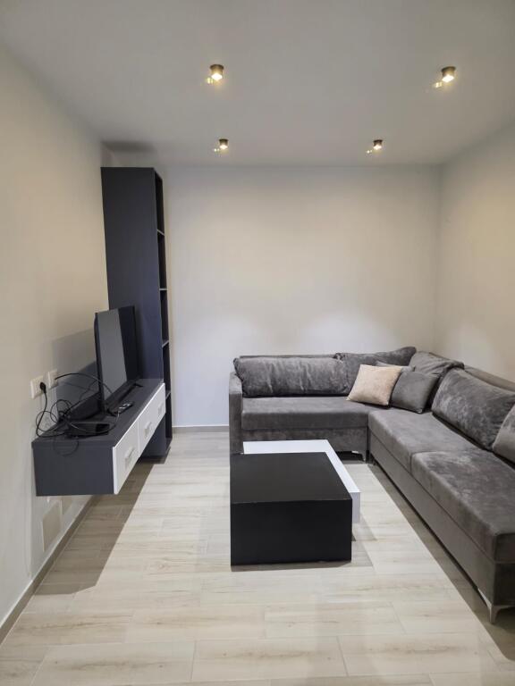 Appartamento 1+1 presso il Giardino Botanico (presso la moschea)