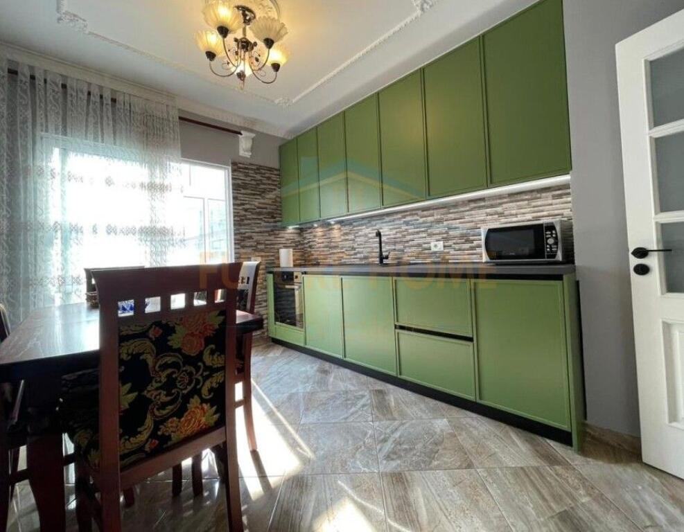 Qera, Apartament 2+1+2, Bllok