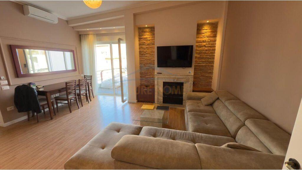 Shitet apartament 2+1+2 Liqeni i Thate
