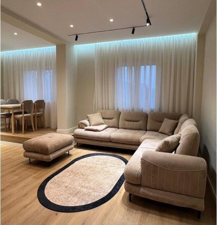 Ofrojme apartament komod per qira tek shallvaret