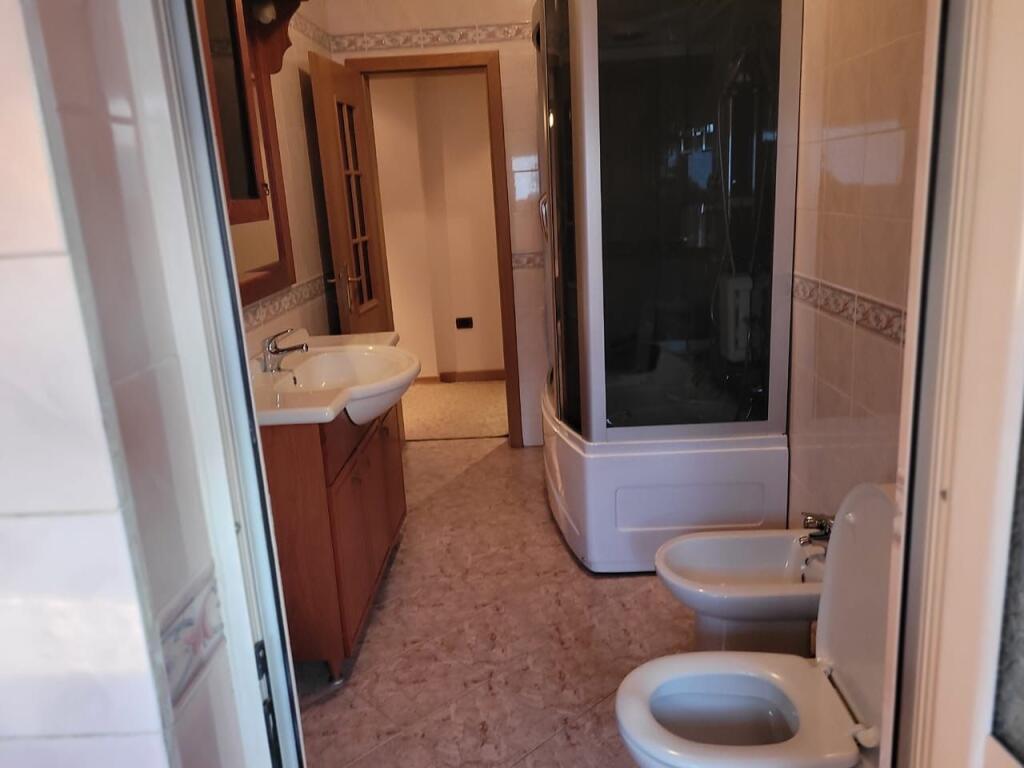 🏙️ Jepet me qira Super Apartament 3+1+2 në Zemër të Bllokut