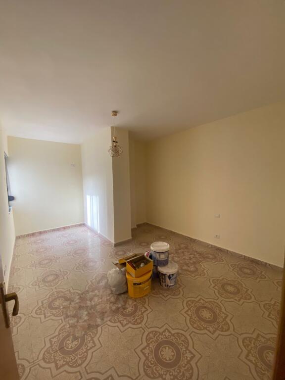 JEPET ME QERA APARTAMENT 2+1 QENDER DURRES
