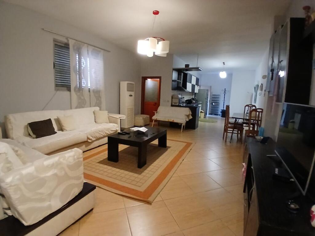 Jepet Me Qera Apartament 2+1