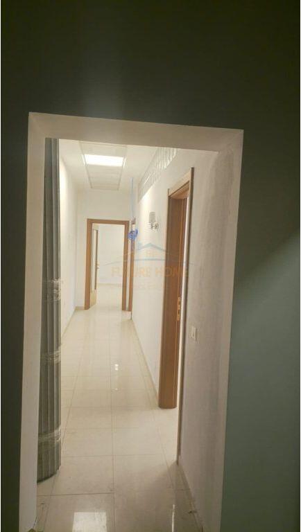 Unità commerciale in affitto nel centro di Tirana