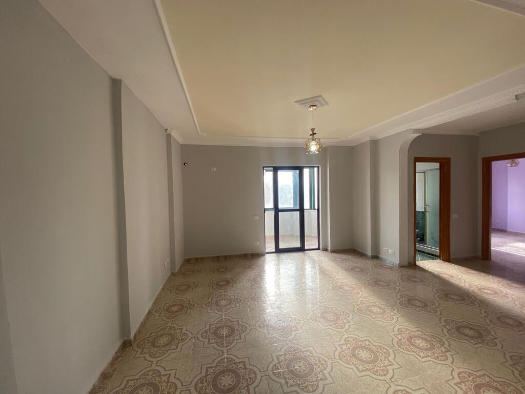 JEPET ME QERA APARTAMENT 2+1 QENDER DURRES