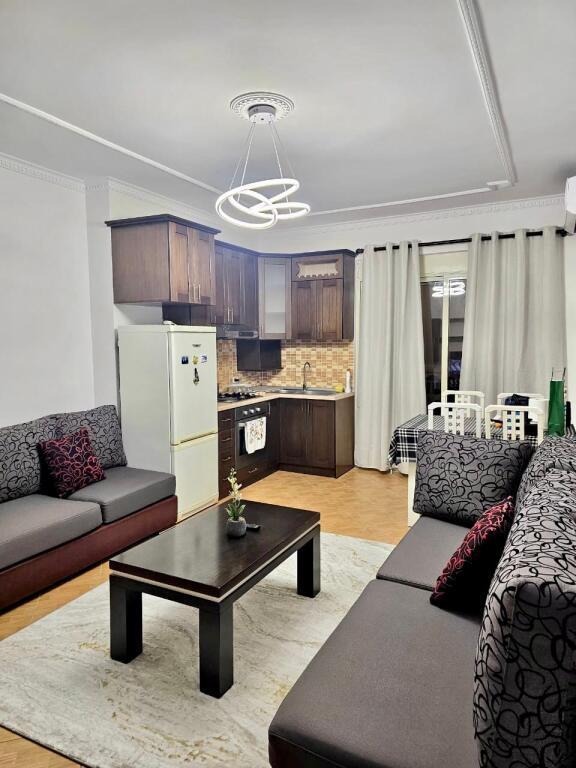 📣 QERA Apartament 2+1 Me 2 Tualete 📍 Fresk, Pranë Restorant Deliut 🛣️ Rruga e Teleferikut ✨