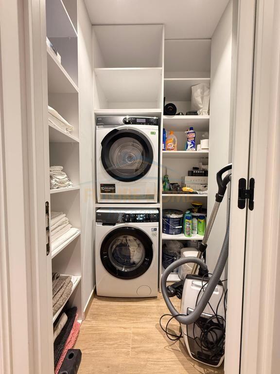 Shitet, Apartament 2+1+2+Depo, Rruga e Elbasanit, Tiranë.