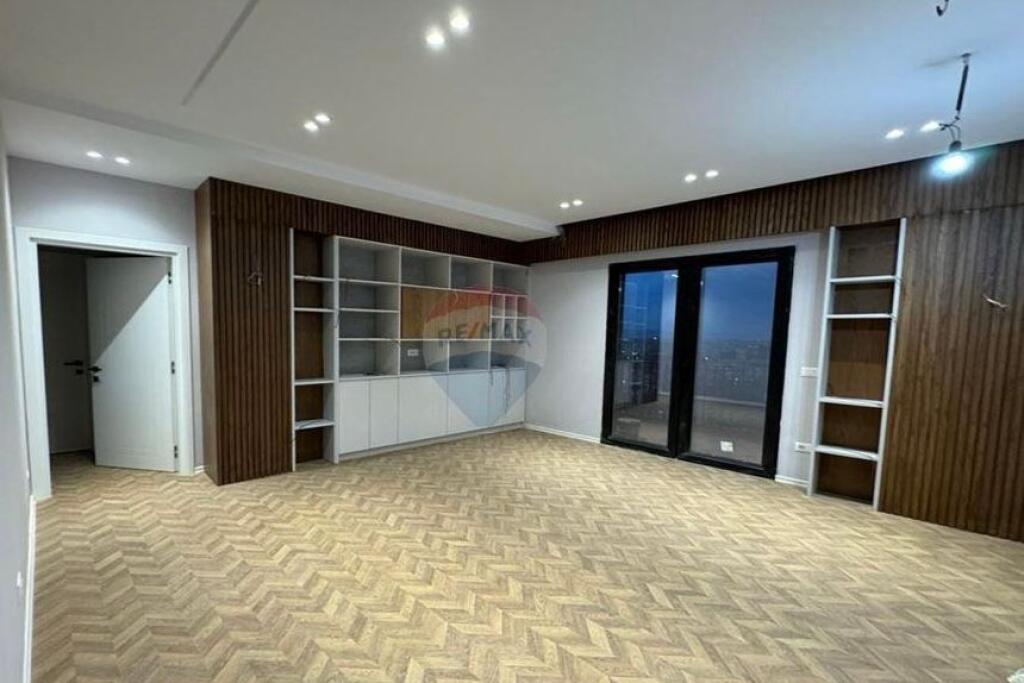 Zyra per qira te Tirana Garden Building!