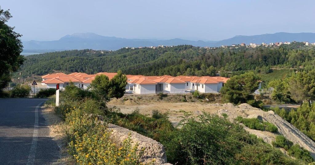 Shiten 6000 m2 toke prane Gjirit te Lalezit, Durres