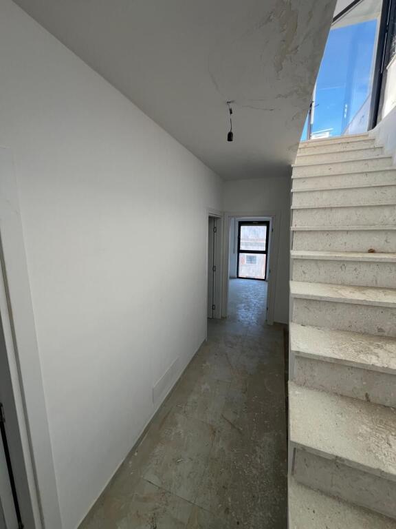 Shitet, Duplex 3+1+3, për Shitje, Zgjatimi - Kodra e Diellit 1.