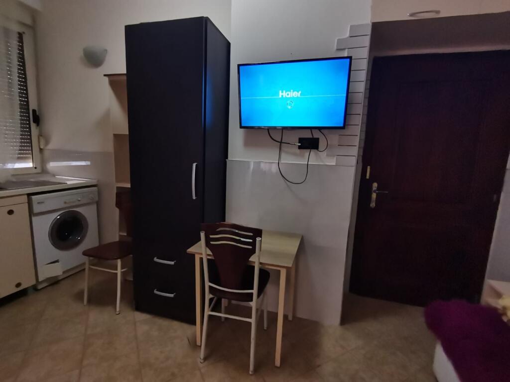 Studio apartment in 5 Maji, (40,000 leke)